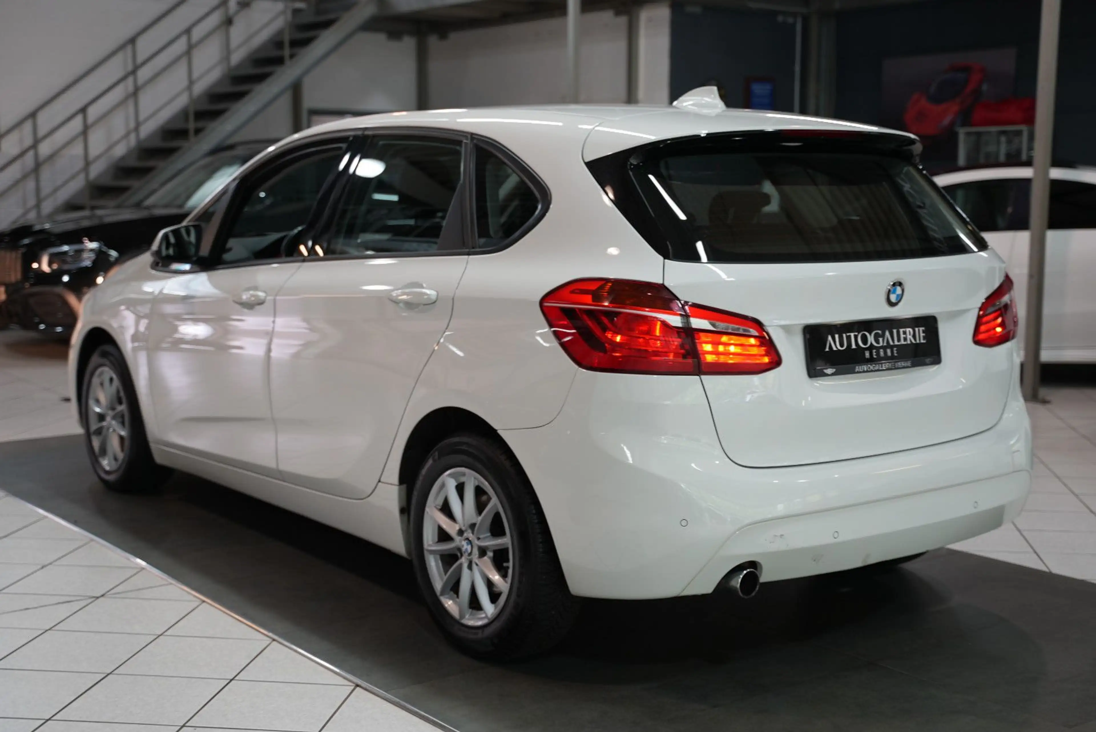 BMW 216 2 Active Tourer 216 d Advantage — photo 6