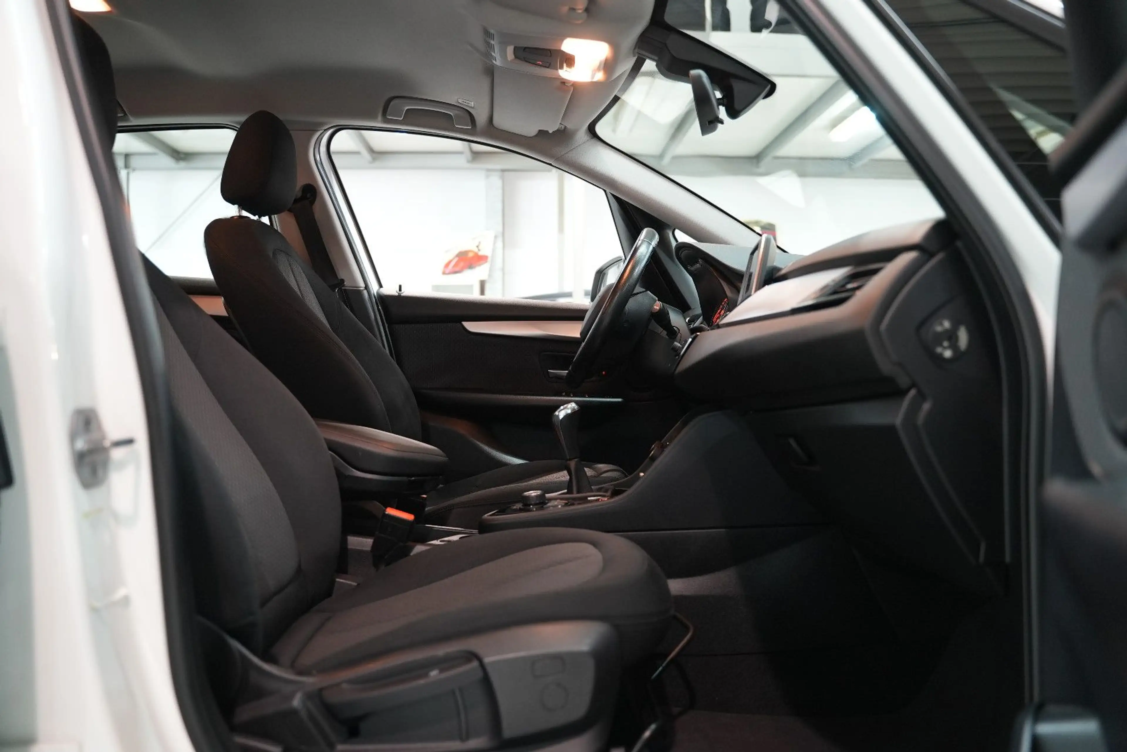 BMW 216 2 Active Tourer 216 d Advantage — photo 12