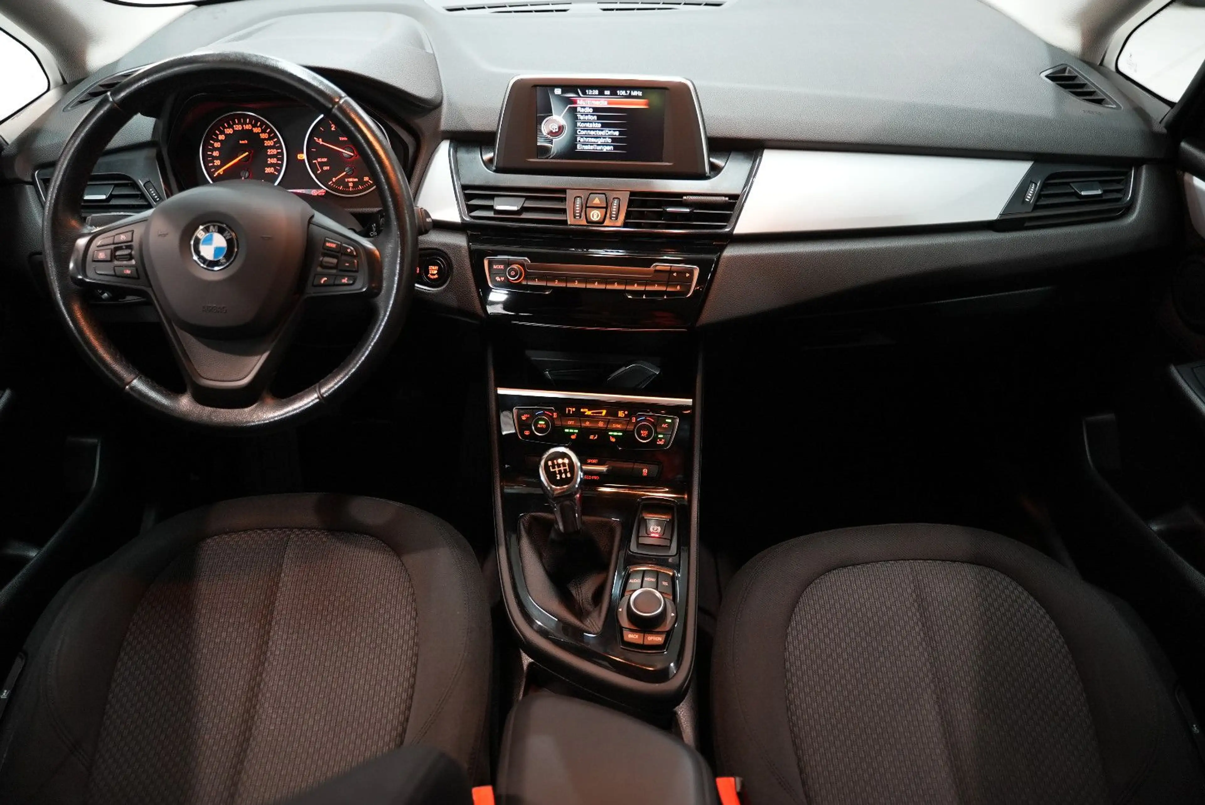 BMW 216 2 Active Tourer 216 d Advantage — photo 9