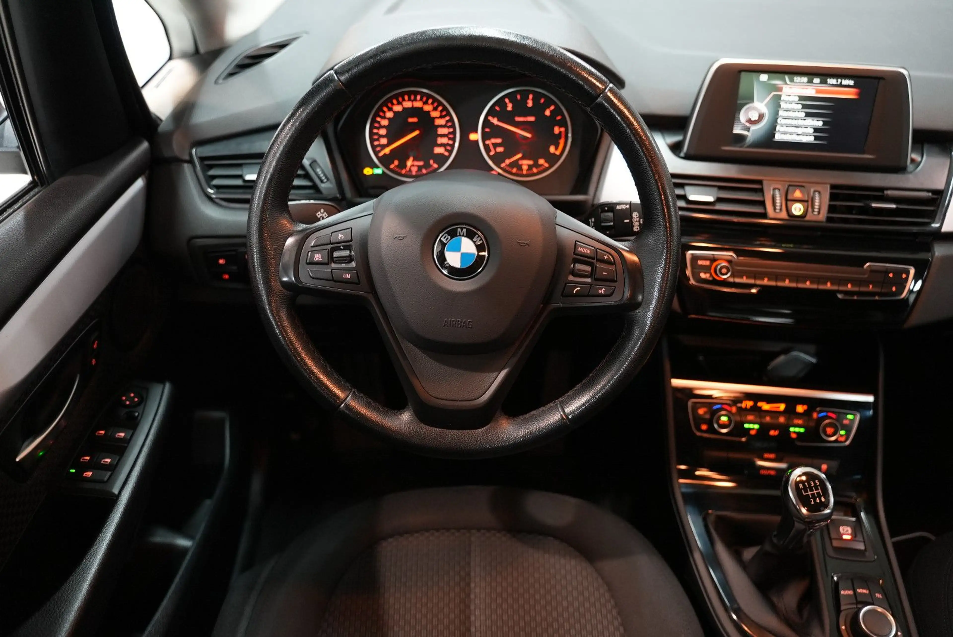 BMW 216 2 Active Tourer 216 d Advantage — photo 10