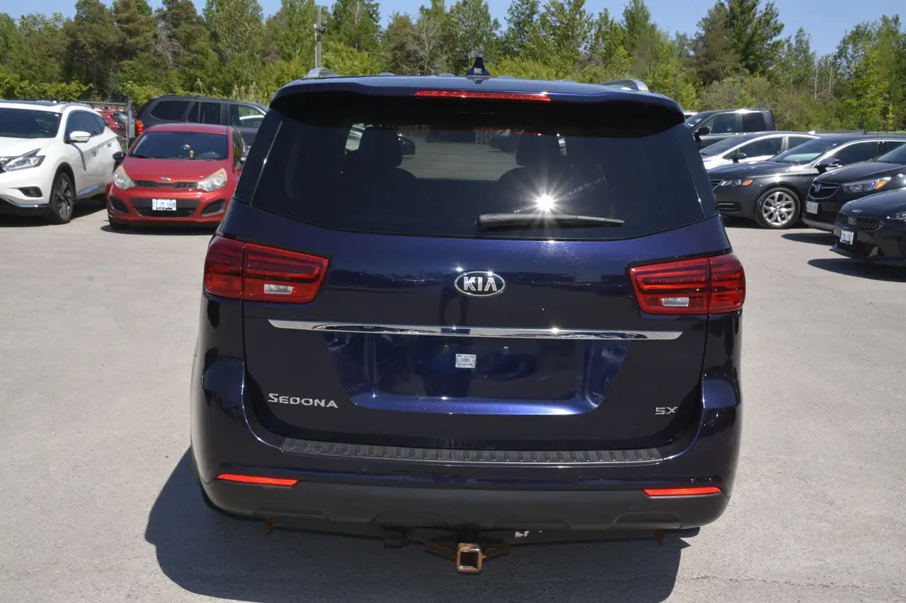 Kia Sedona снимка Kia Sedona