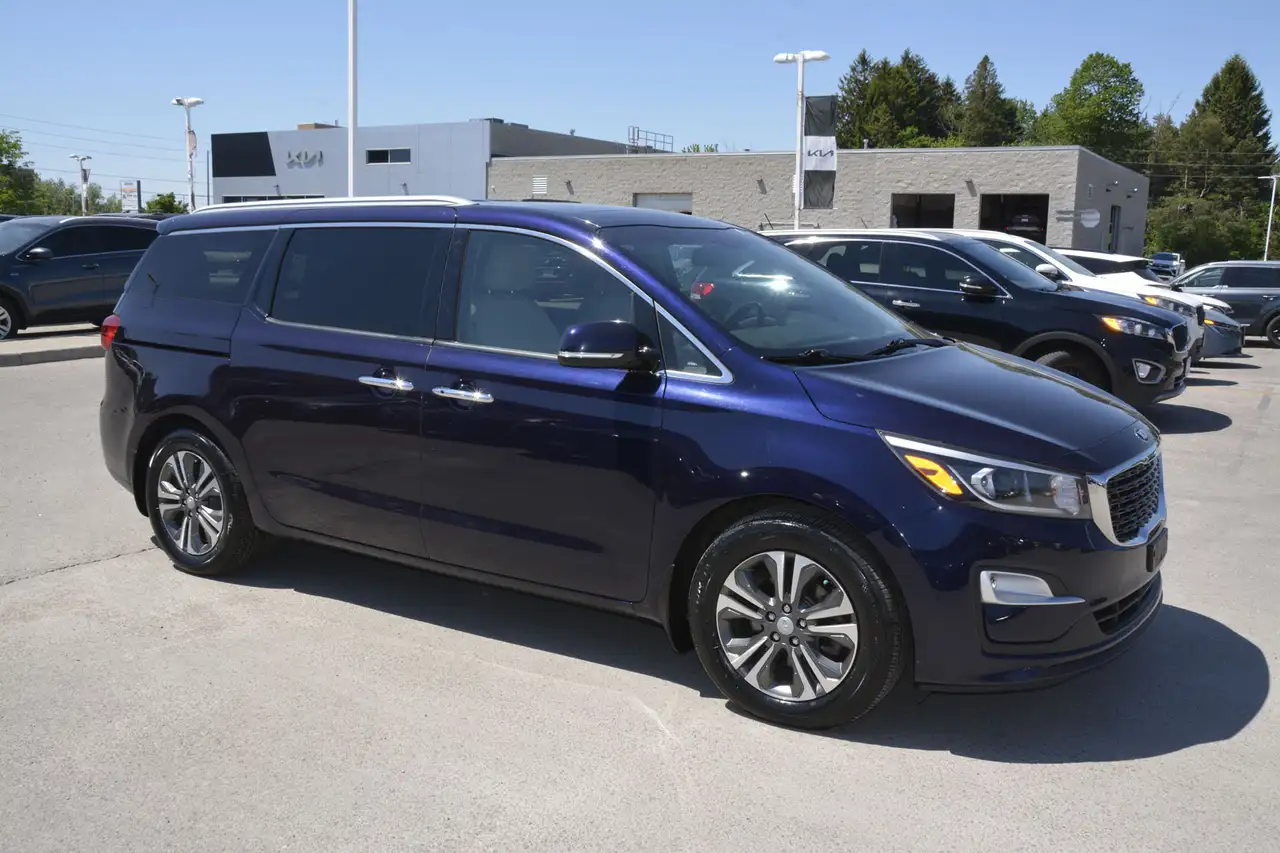Kia Sedona снимка Kia Sedona