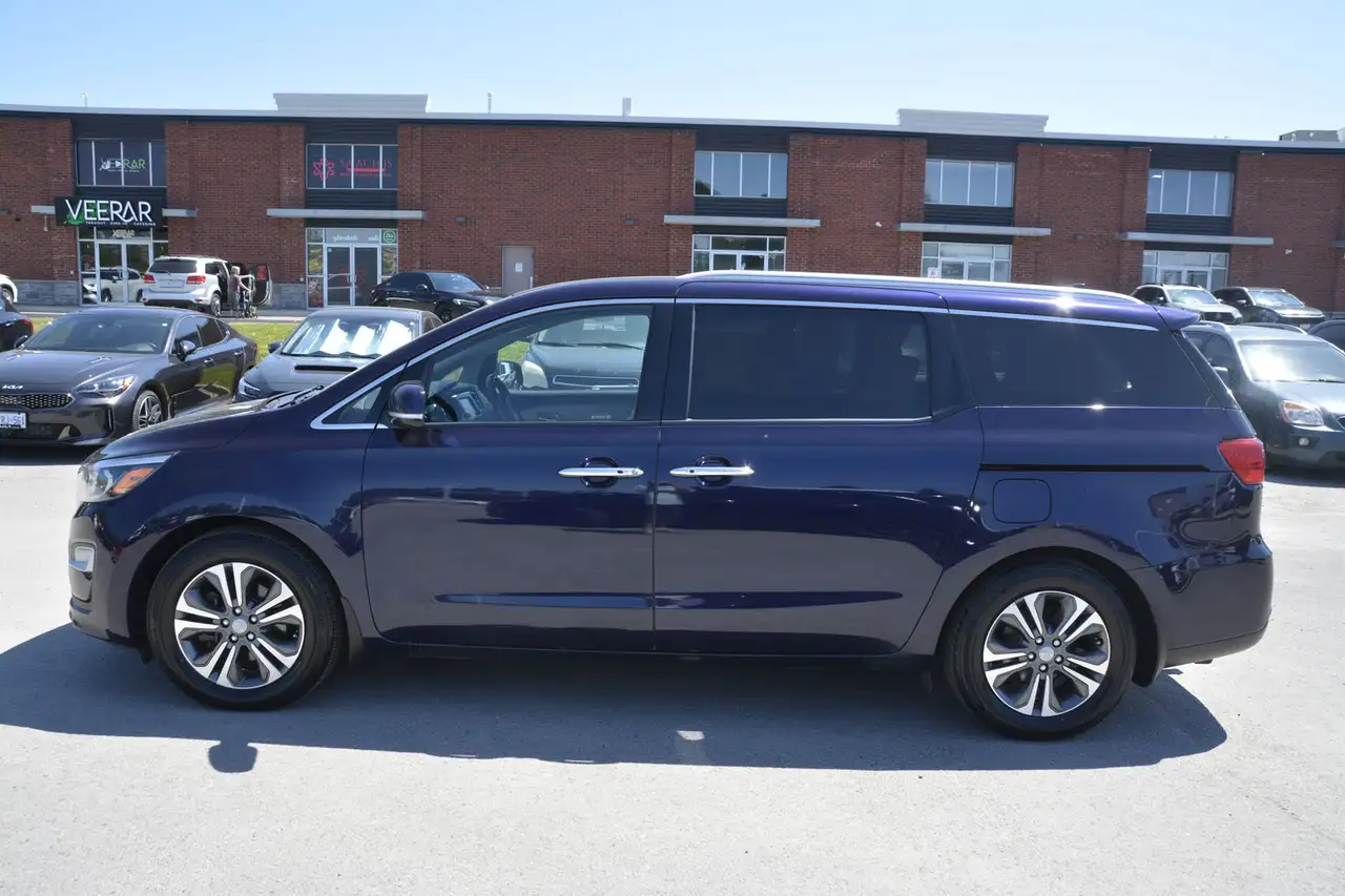 Kia Sedona снимка Kia Sedona