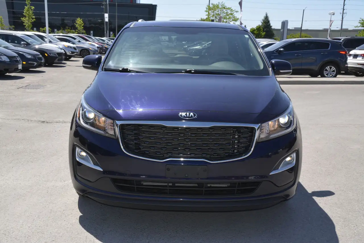 Kia Sedona снимка Kia Sedona