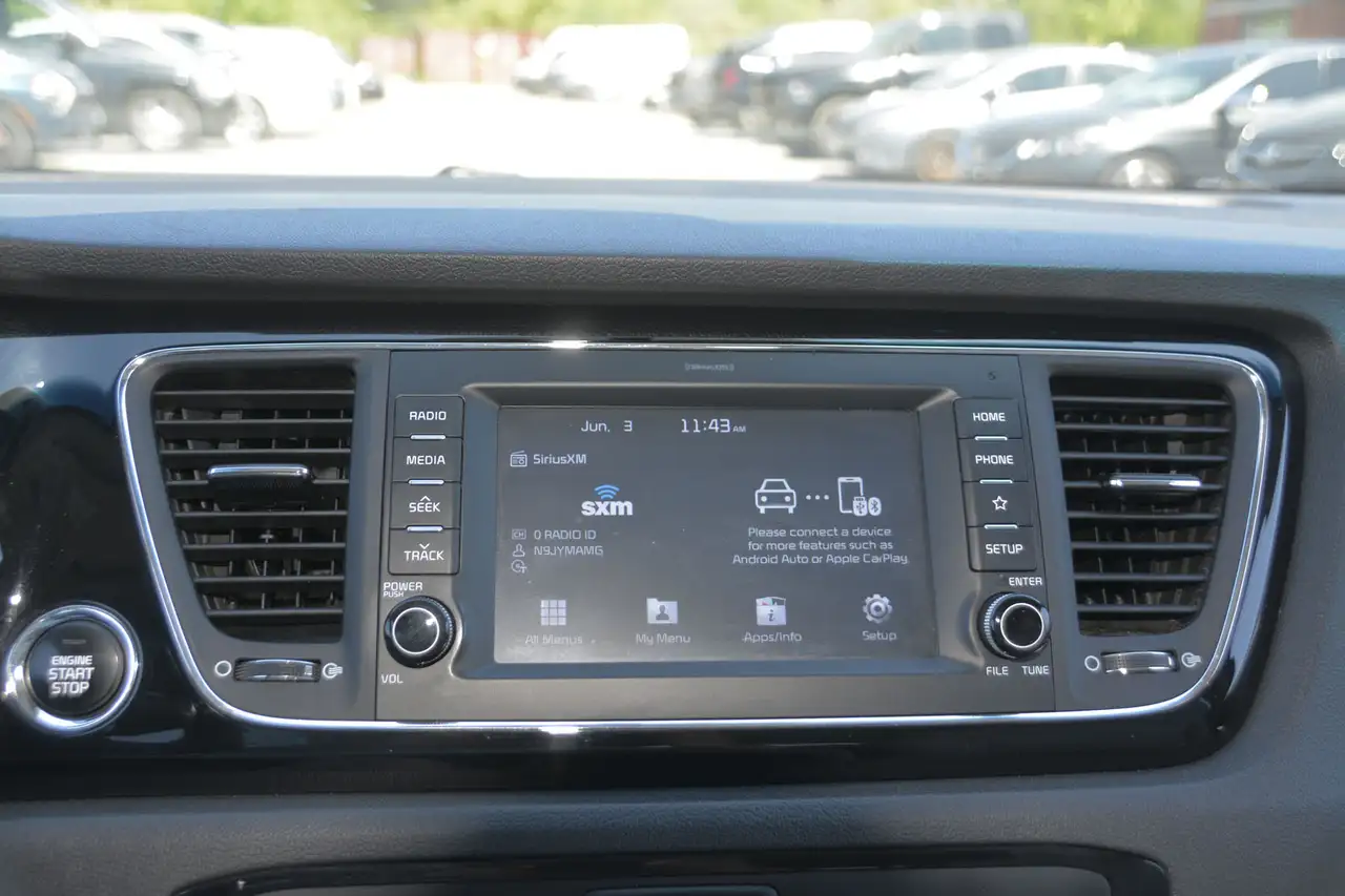 Kia Sedona снимка Kia Sedona