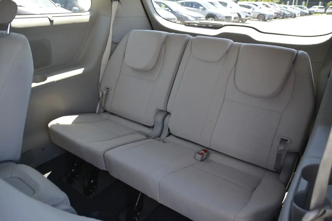 Kia Sedona снимка Kia Sedona