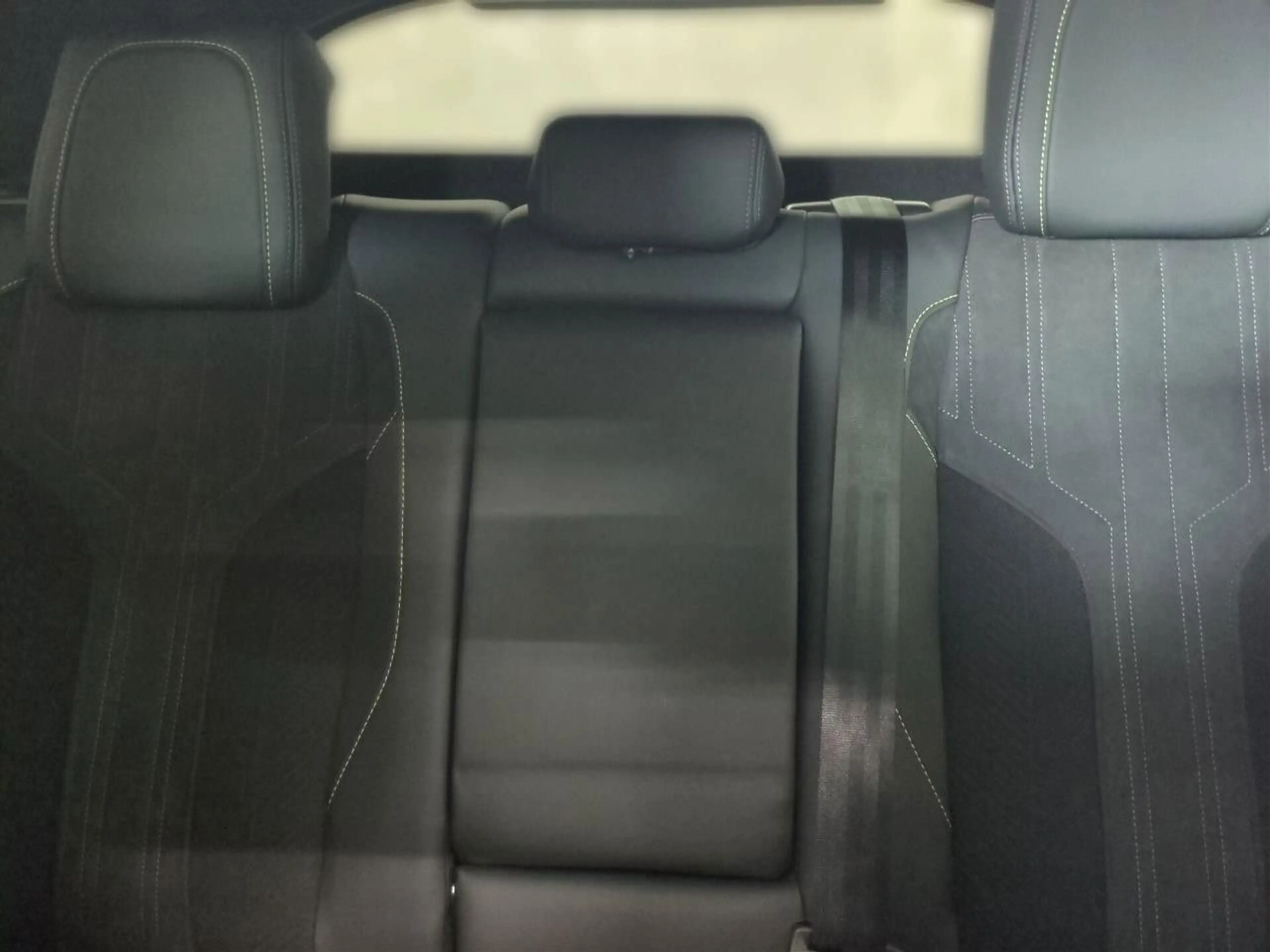 Peugeot 408 GT Plug-In Hybrid 225PS e-DSC7 *SCHIEBEDACH* — photo 13