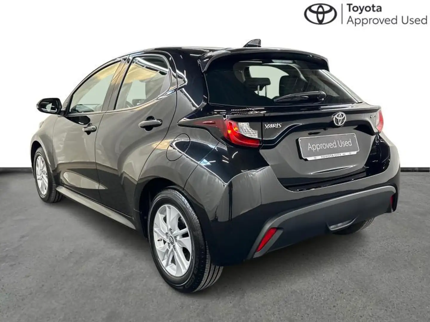 Toyota Yaris Dynamic + CARPLAY Zwart - 2