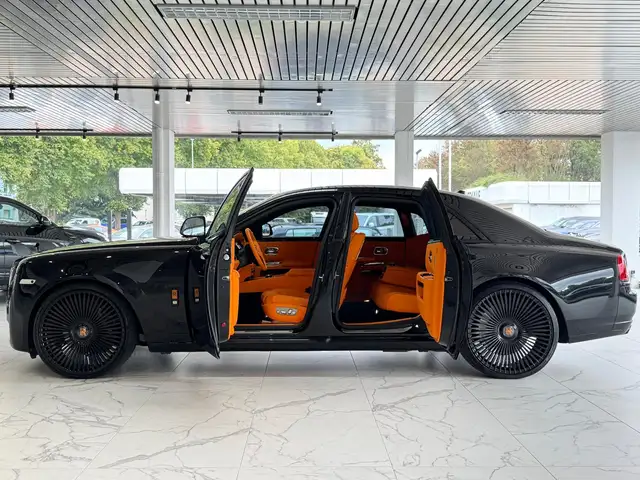 Rolls-Royce Ghost view 5