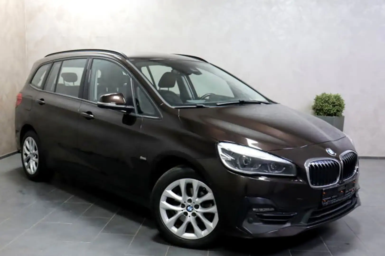 BMW 216 d Gran Tourer Sport Line 7-Sitzer LED CAM Brun - 2