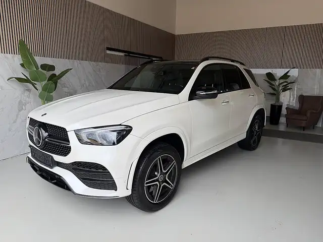 Mercedes-Benz GLE 450 AMG Optik innen und außen 4Matic Leder schwarz