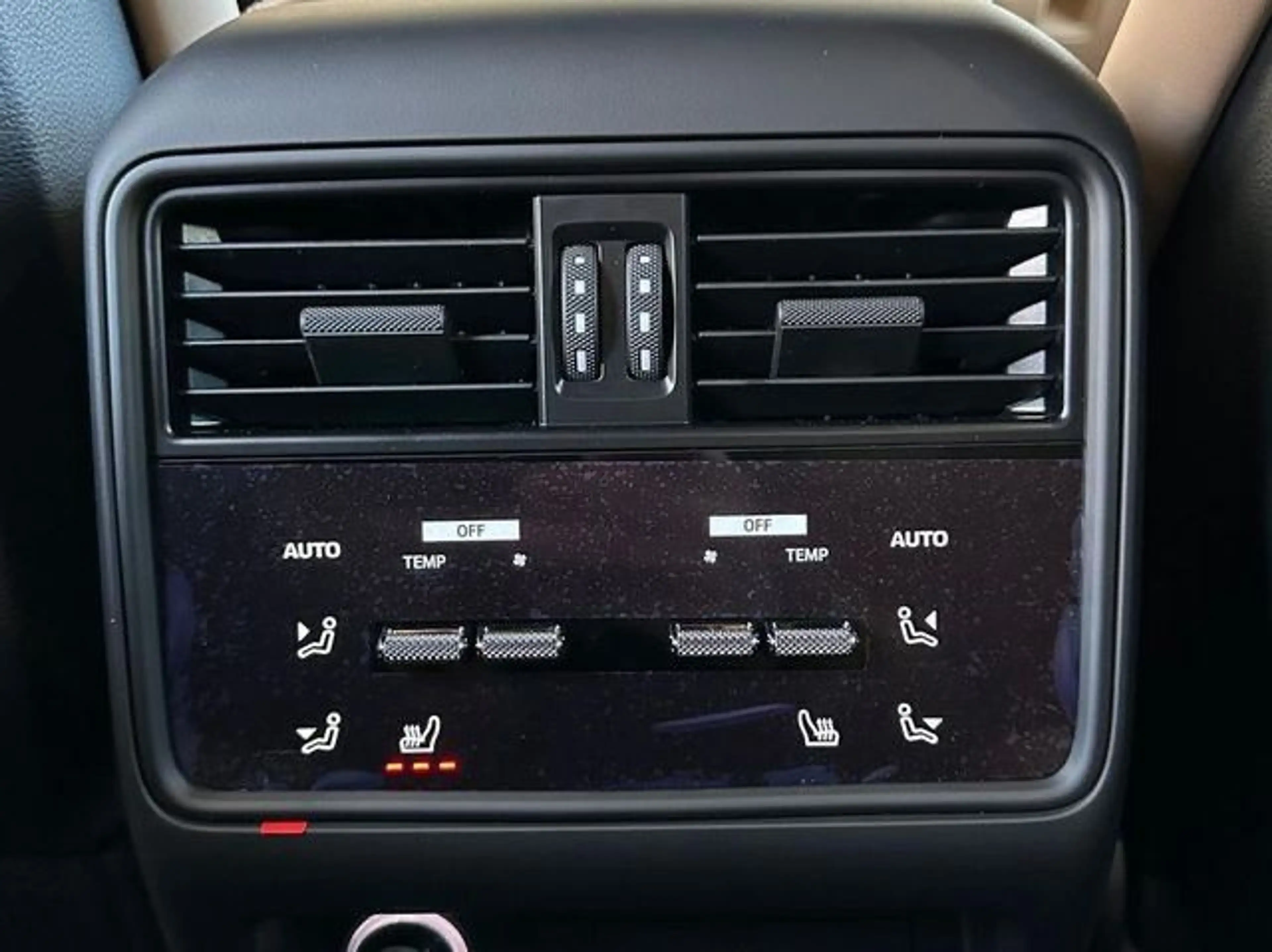 Porsche Cayenne Hybrid Coupe/w-kreide/ACC/AHK/MASS/22 — photo 3
