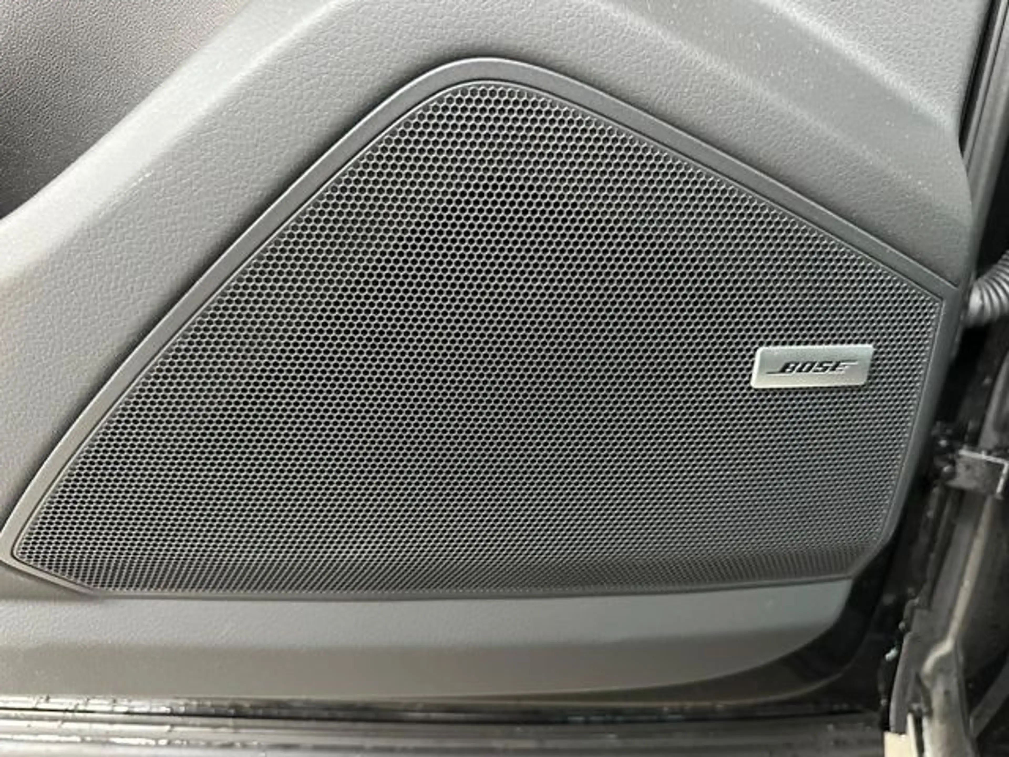 Porsche Cayenne Hybrid Coupe/w-kreide/ACC/AHK/MASS/22 — photo 4