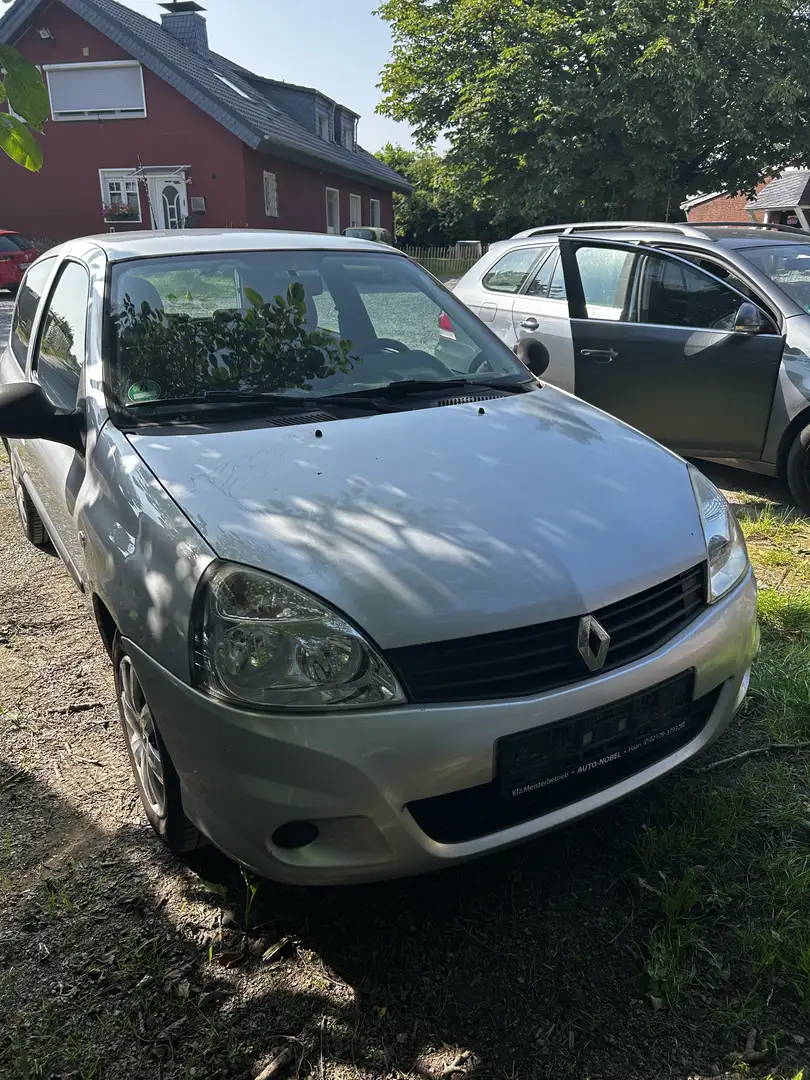 Renault Clio 1.2 Campus - 1