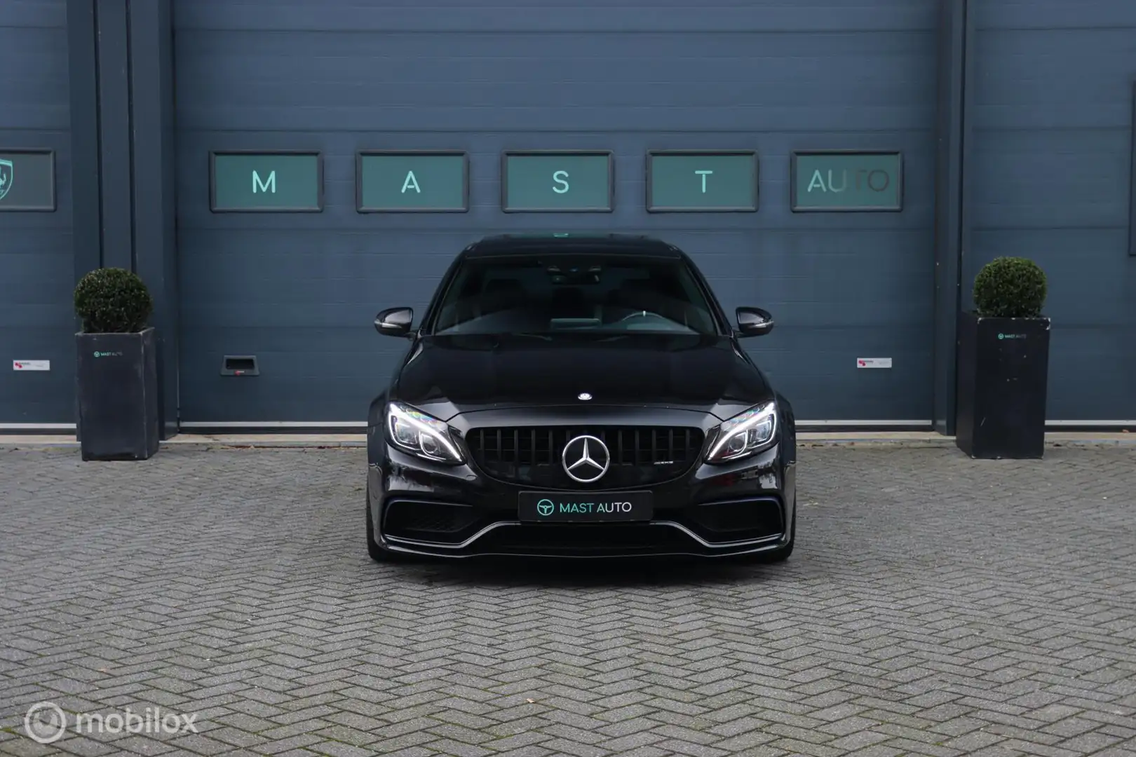 Mercedes-Benz C 63 AMG S Schwarz - 2