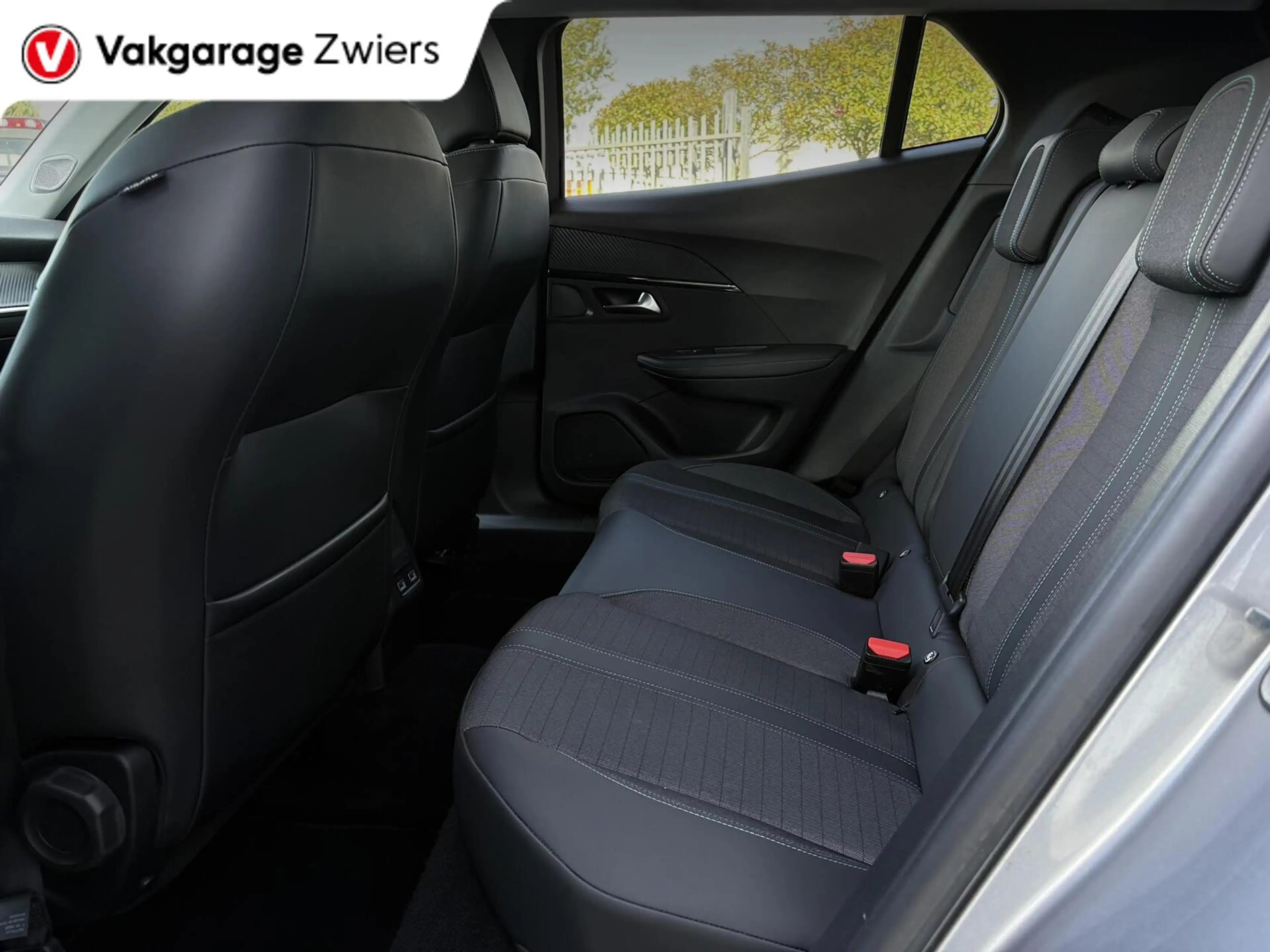 Peugeot e-2008 EV Blue Lease Allure 50 kWh|SOH90.3%|3-Fase|3D I-c — photo 35