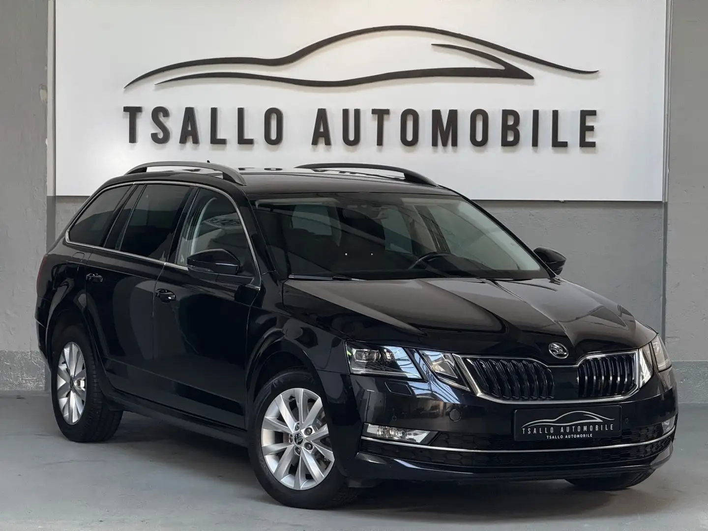 Skoda Octavia *CarPlay*LED*RFK*DSG*2.Hand*Top* Schwarz - 1