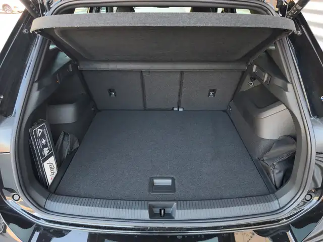 Volkswagen Tiguan R-Line TDI 4MOTION DSG Ansicht 16