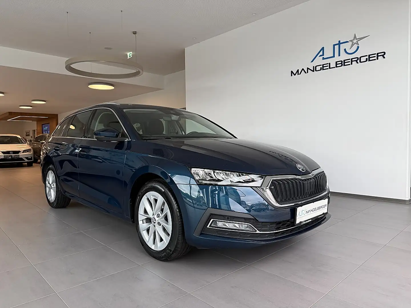 Skoda Octavia Combi 2,0 TDI Style DSG Blau - 1