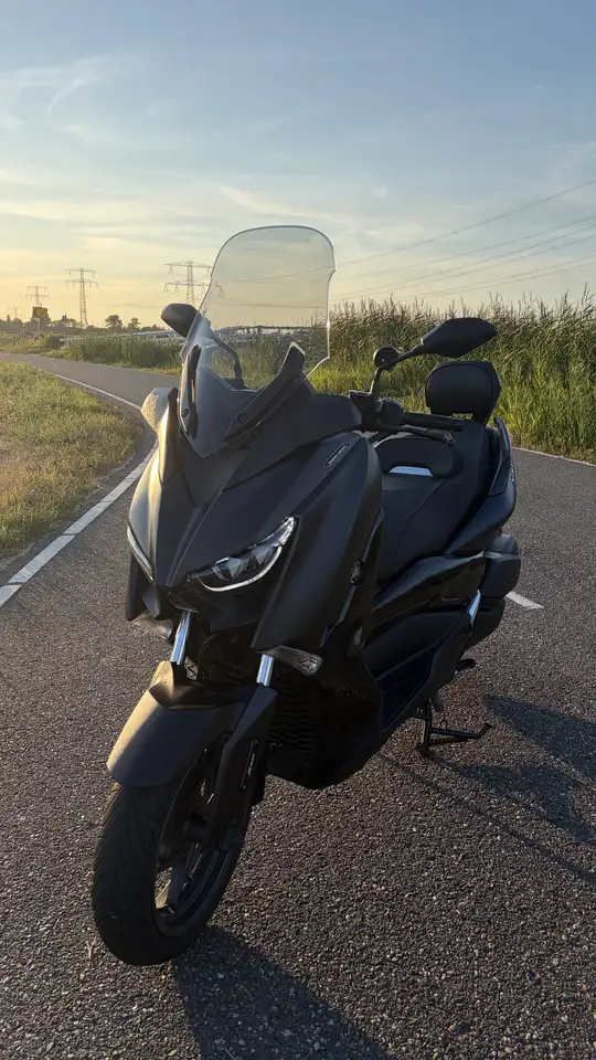 Yamaha X-Max 300