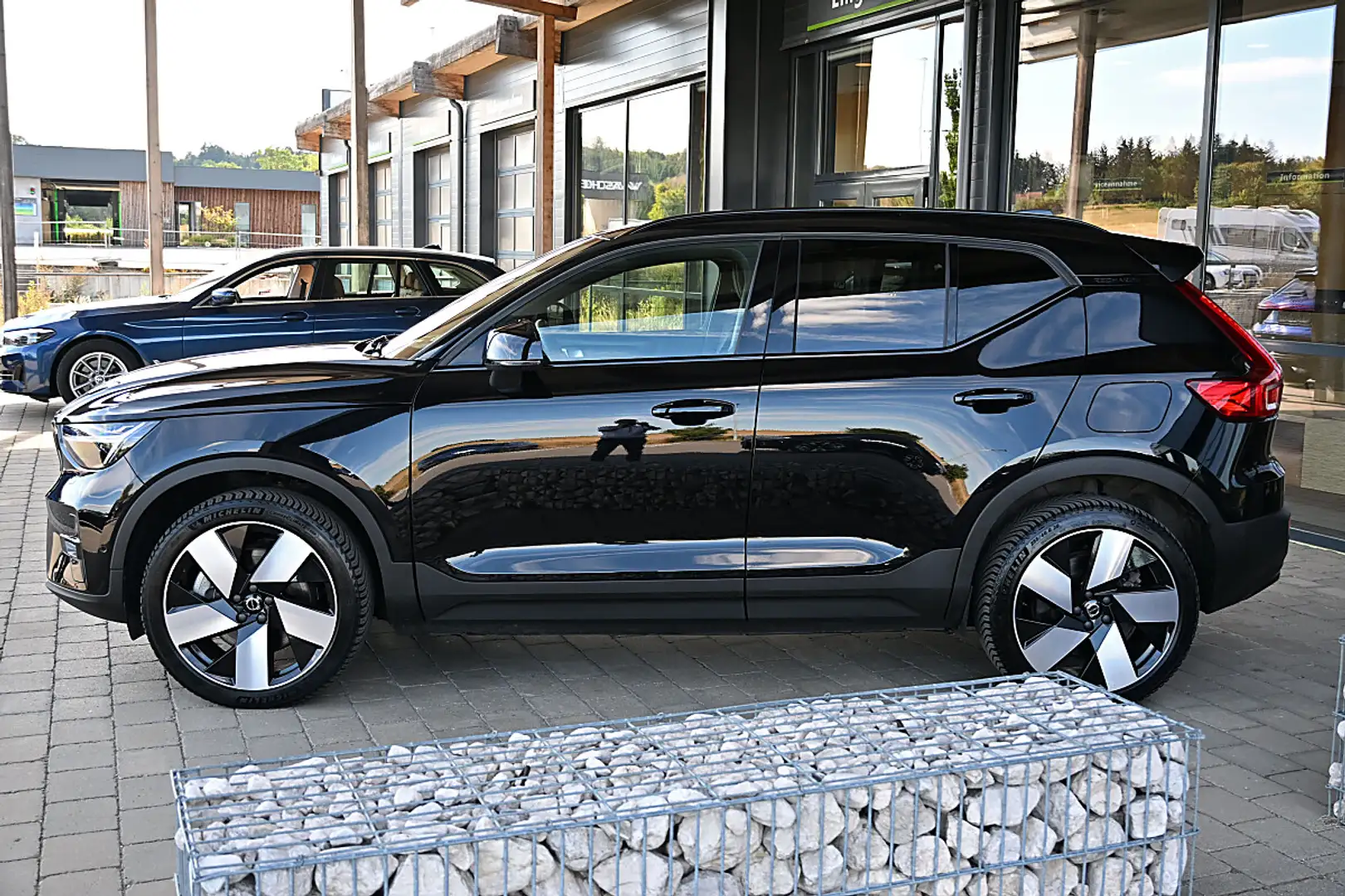 Volvo XC40 Recharge Pure Electric 78kWh Recharge Twin Ulti... Schwarz - 2