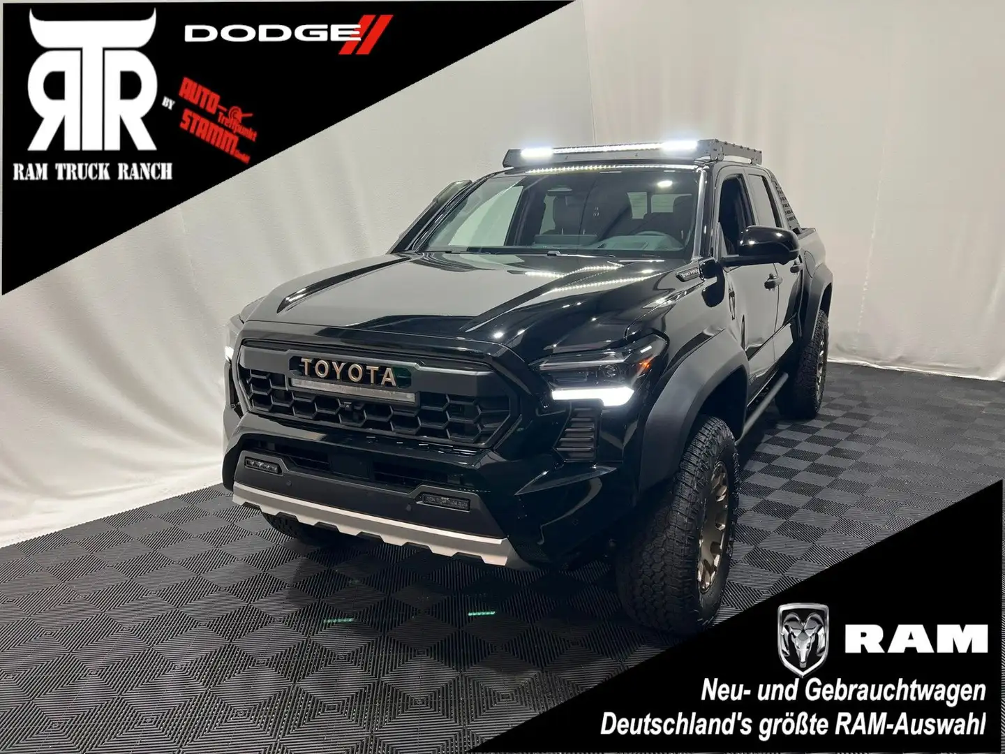 Toyota Tacoma Trail Hunter Schwarz - 1