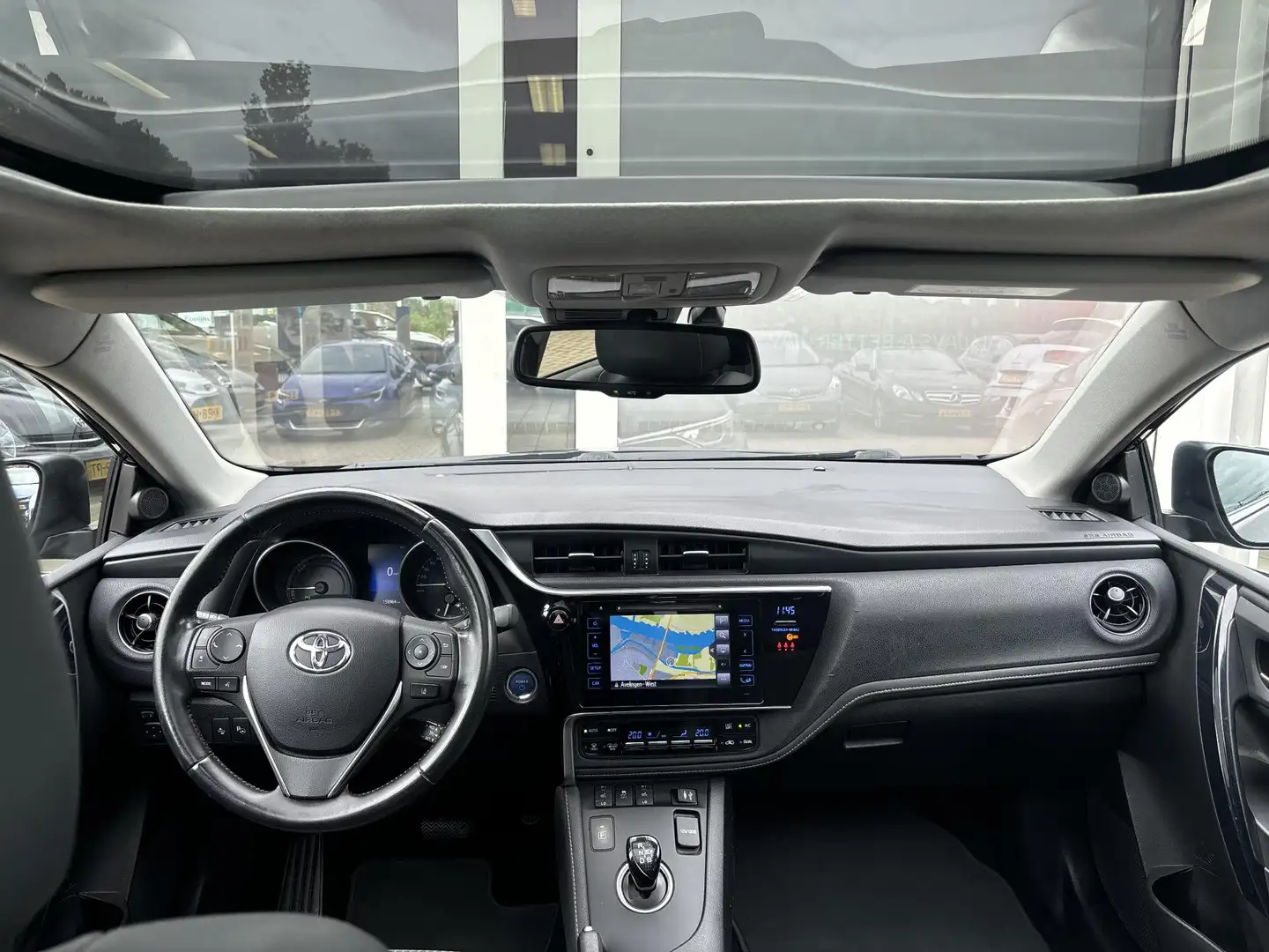 Toyota Auris Touring Sports 1.8 Hybrid Lease pro Zwart - 2