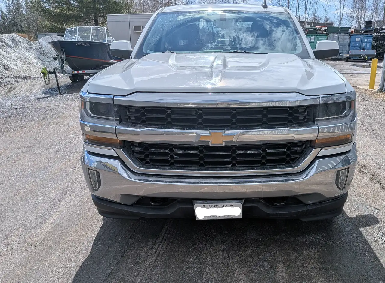Chevrolet Silverado 1500 снимка Chevrolet Silverado 1500