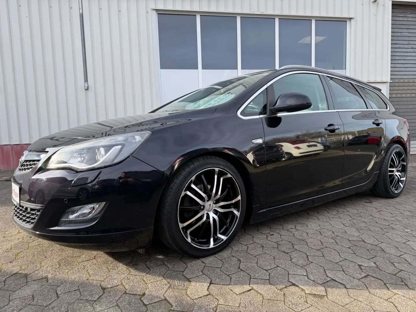 Opel Astra J 1,4 103kW 140PS ST Automatik/LED/LEDER Schwarz - 2