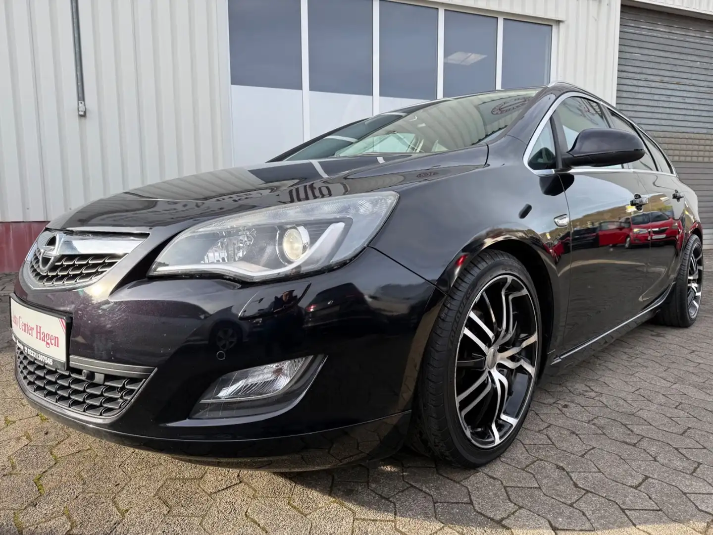 Opel Astra J 1,4 103kW 140PS ST Automatik/LED/LEDER Schwarz - 1