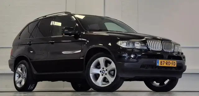 BMW X5 view 2