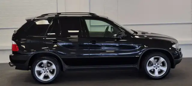BMW X5 view 5