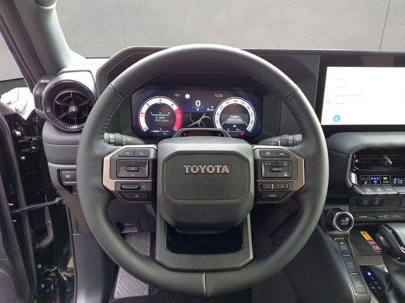 Toyota Land Cruiser 2.8 D Mild-Hybrid Executive AHK WKR — photo 11