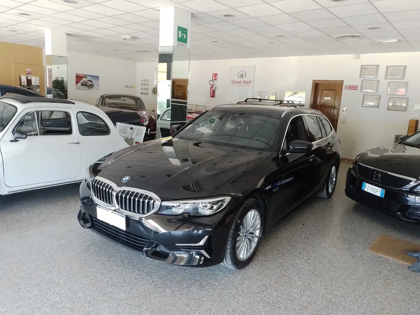 BMW 320 320e Touring Luxury auto Nero - 1