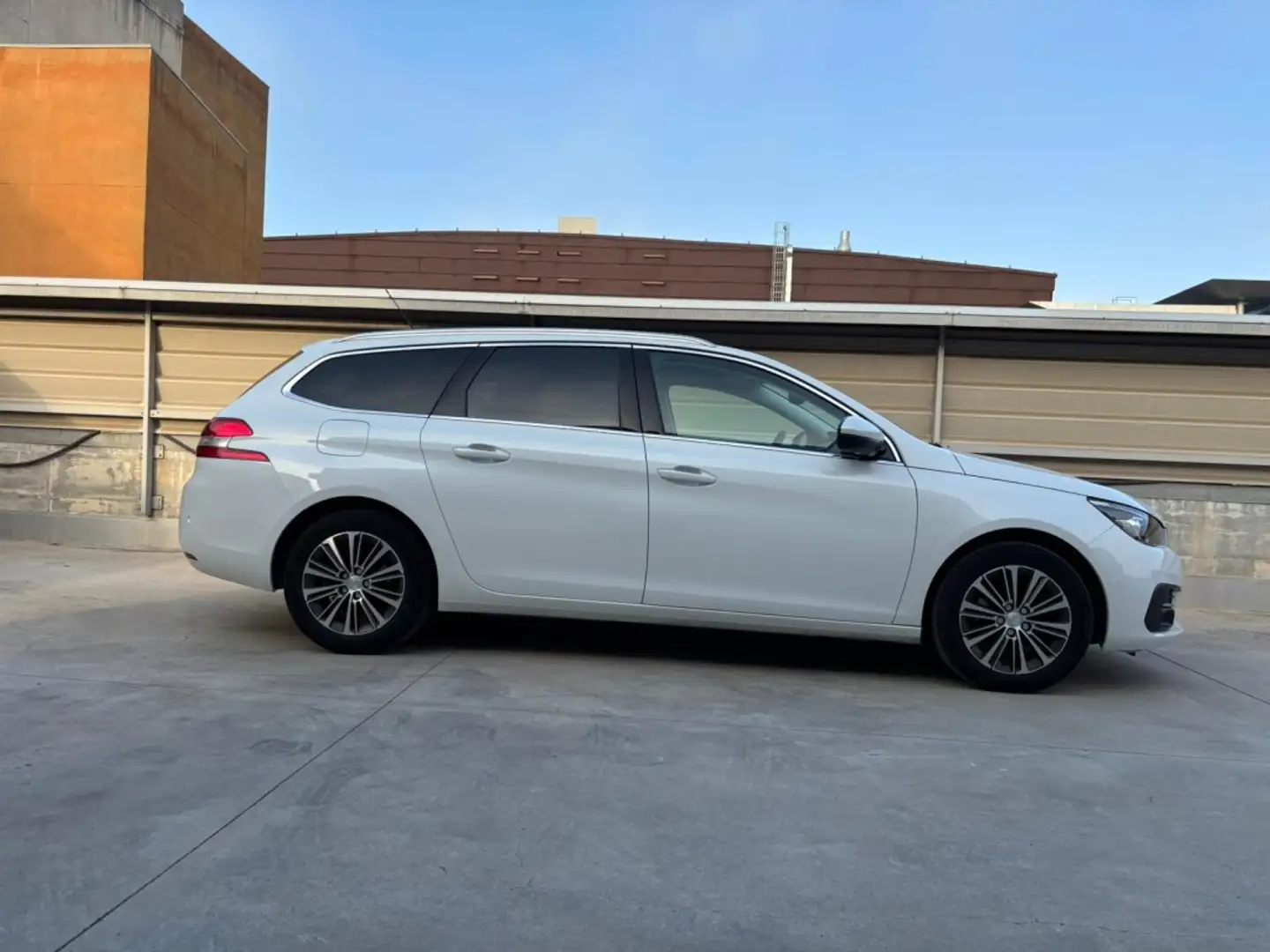 Peugeot 308 N SW ALLURE 1.5 BLUEHDI 130C V5P Blanco - 2