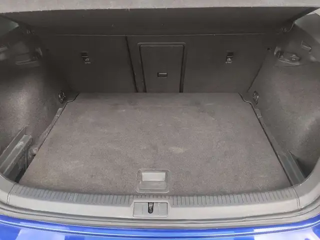 Volkswagen Golf view 8
