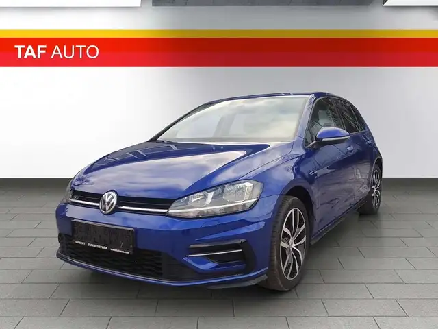 Volkswagen Golf view 3