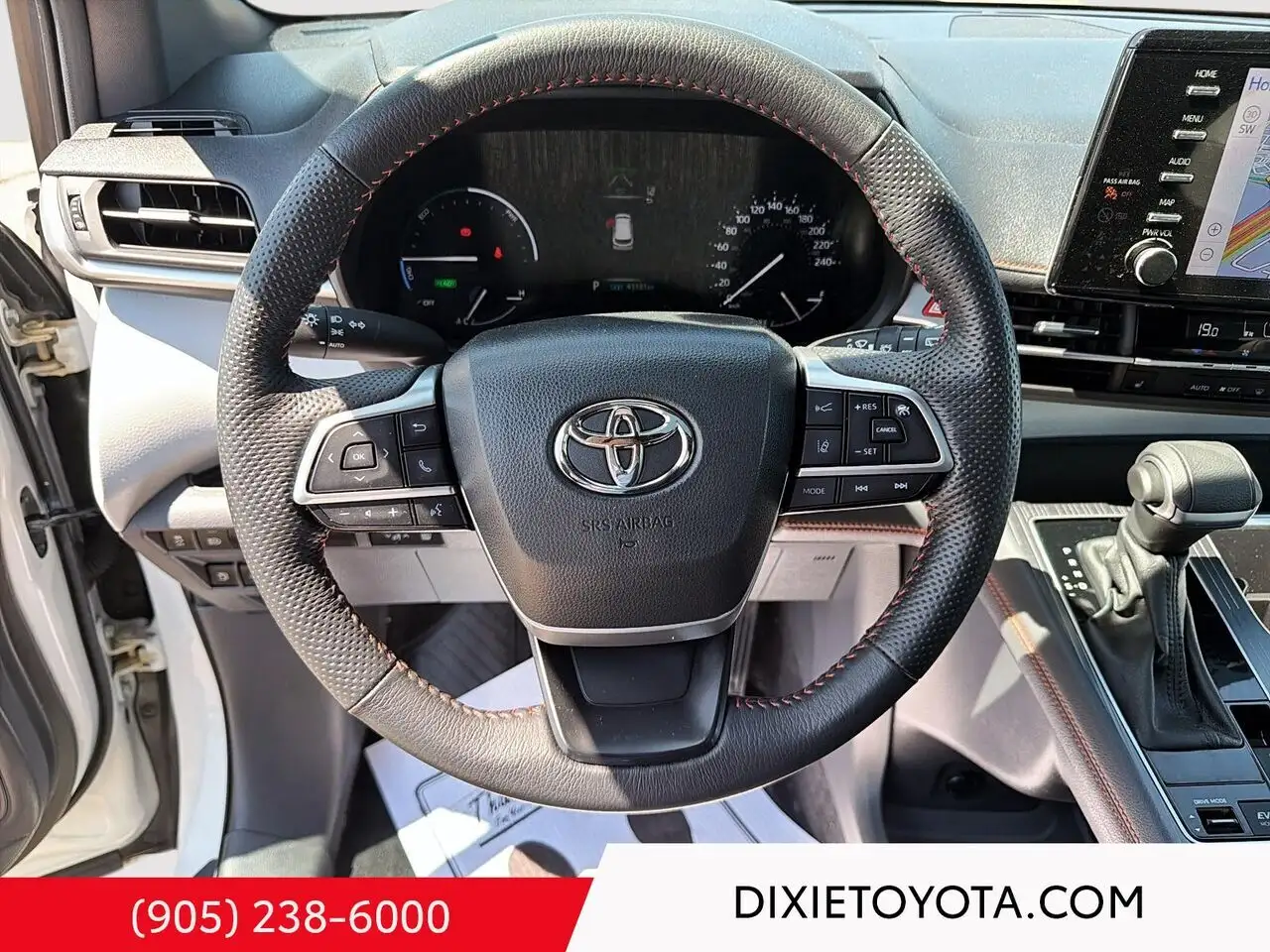 Toyota Sienna снимка Toyota Sienna