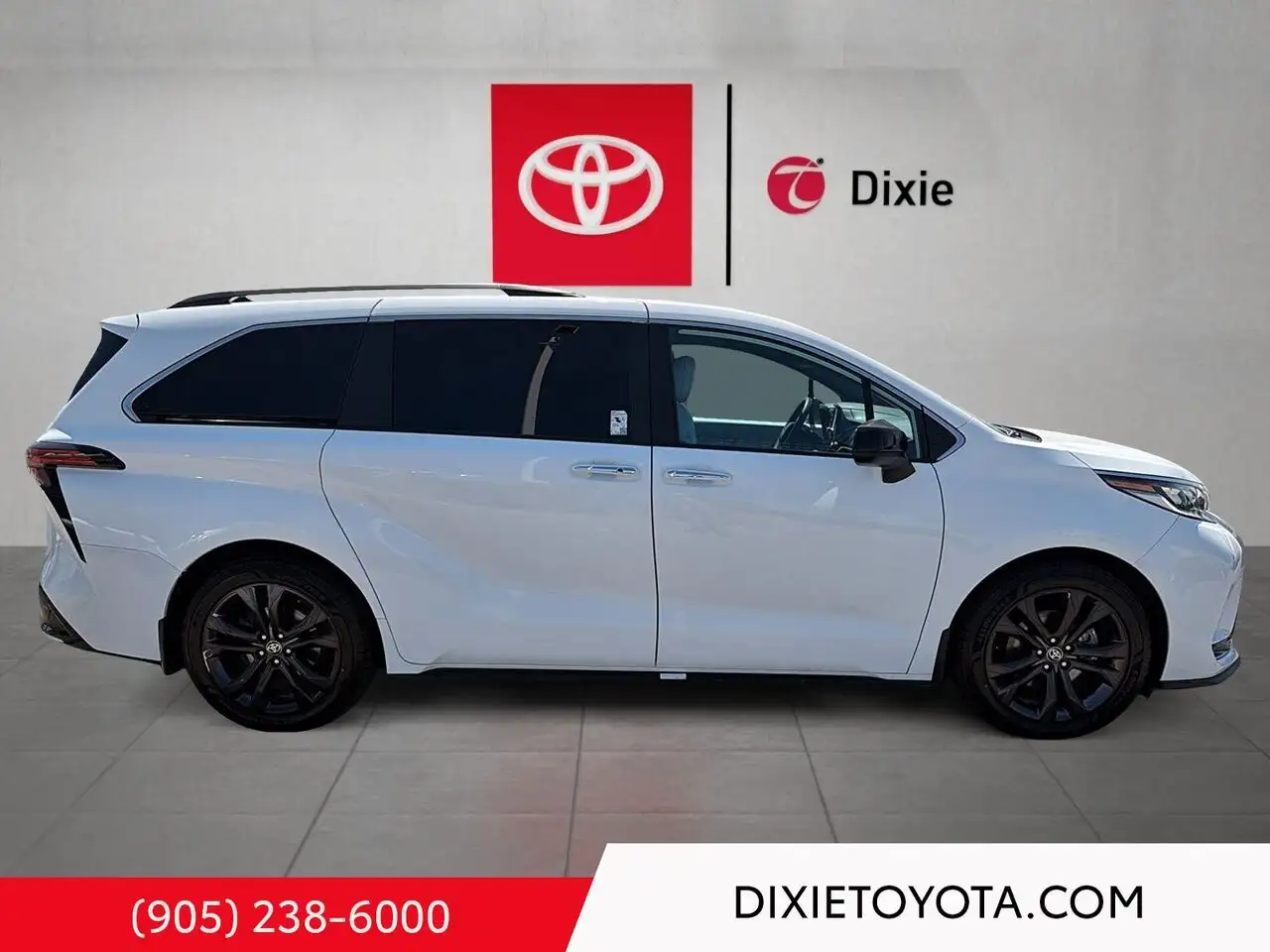 Toyota Sienna снимка Toyota Sienna