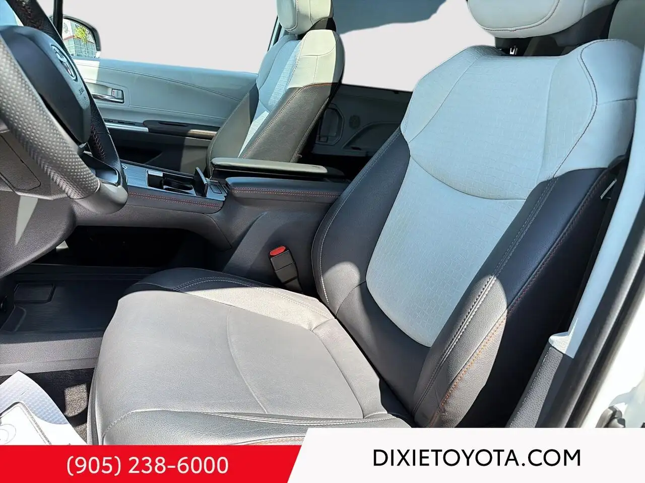 Toyota Sienna снимка Toyota Sienna