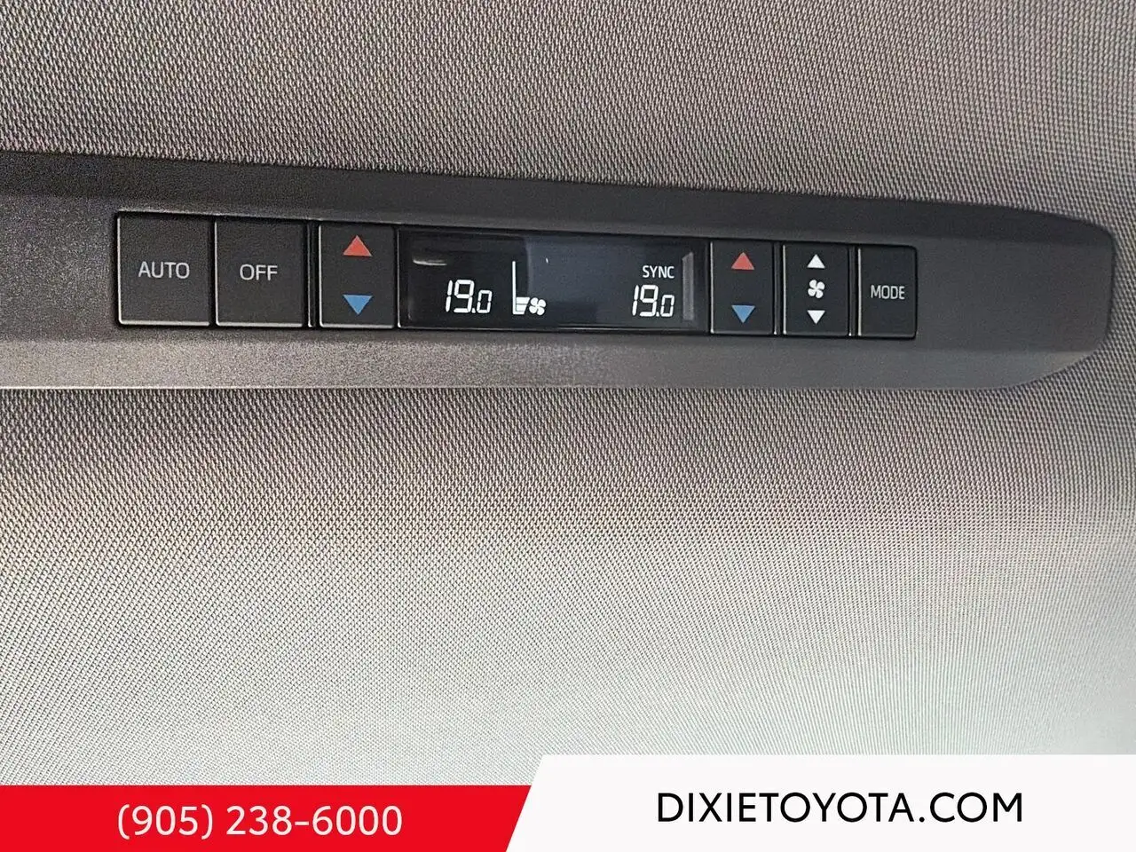 Toyota Sienna снимка Toyota Sienna