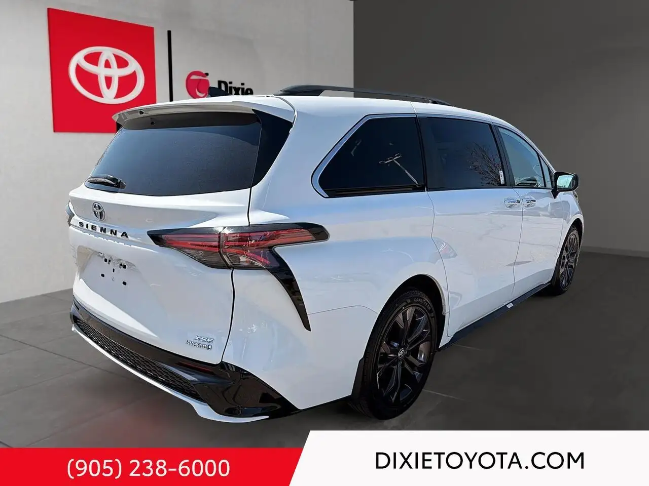 Toyota Sienna снимка Toyota Sienna