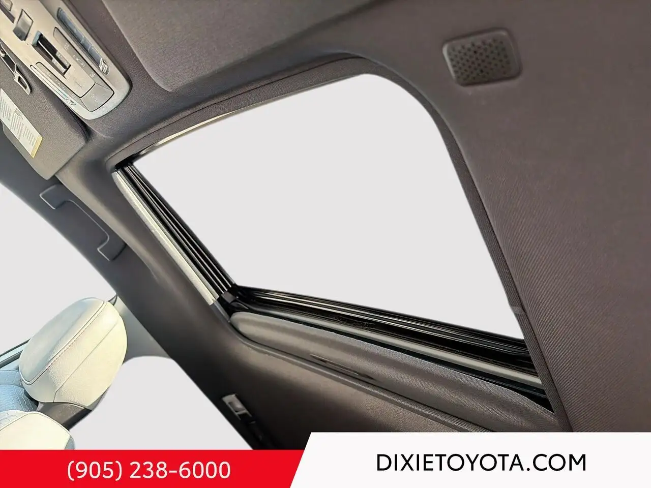 Toyota Sienna снимка Toyota Sienna