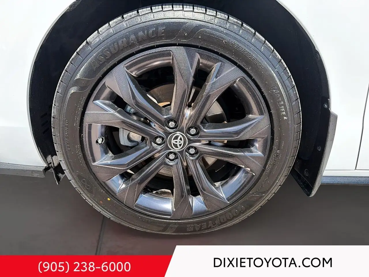 Toyota Sienna снимка Toyota Sienna