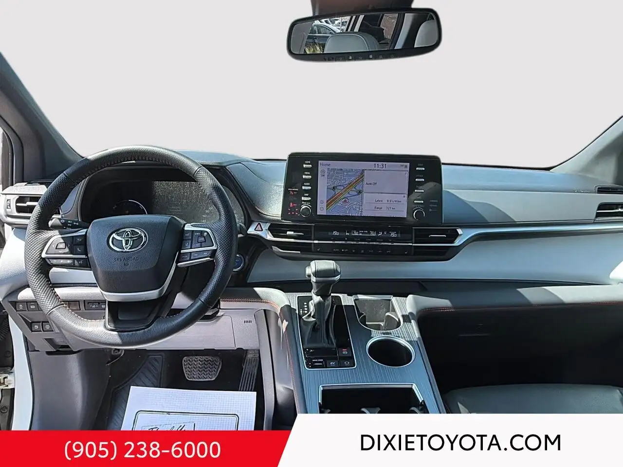 Toyota Sienna снимка Toyota Sienna