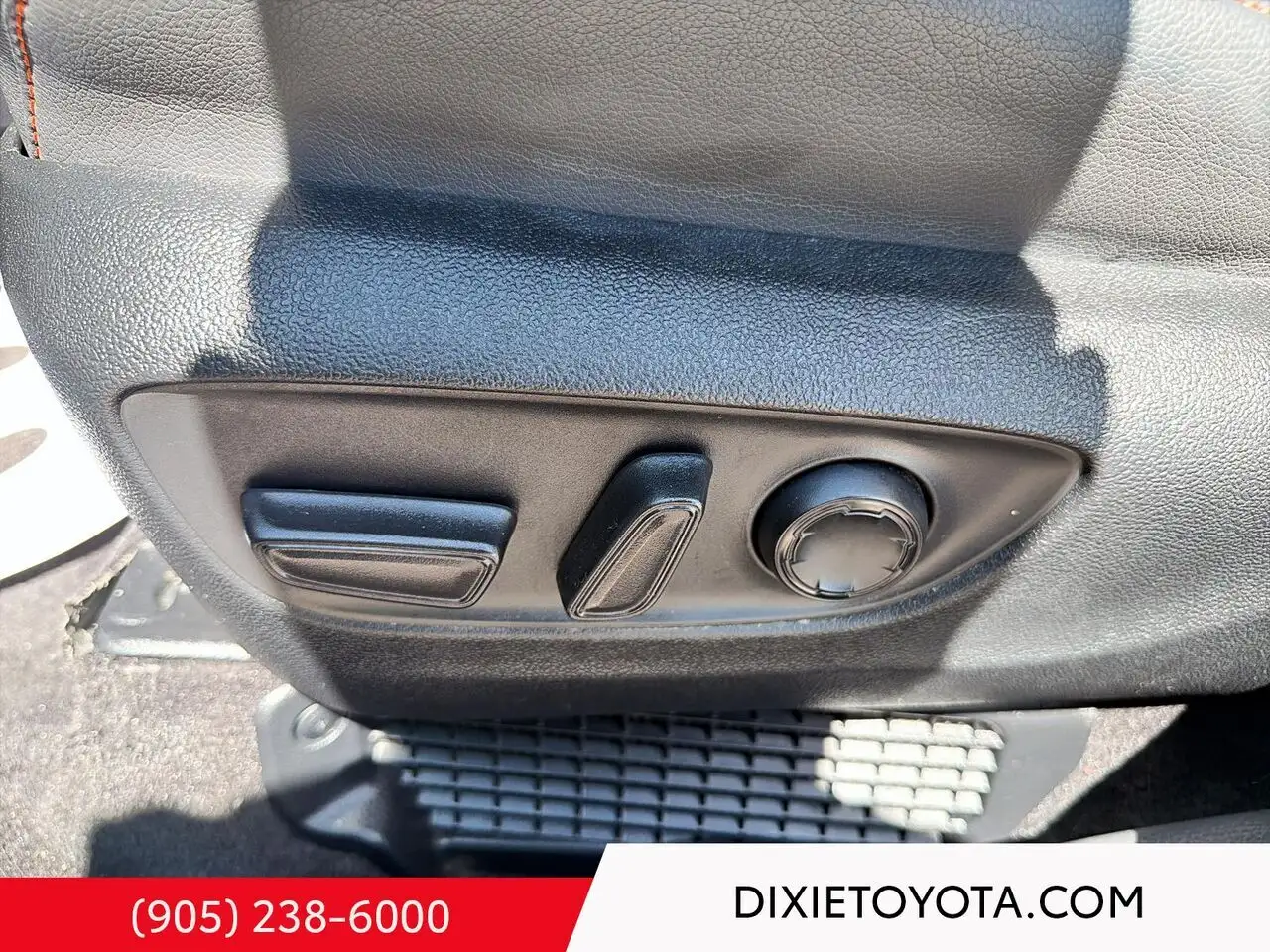 Toyota Sienna снимка Toyota Sienna