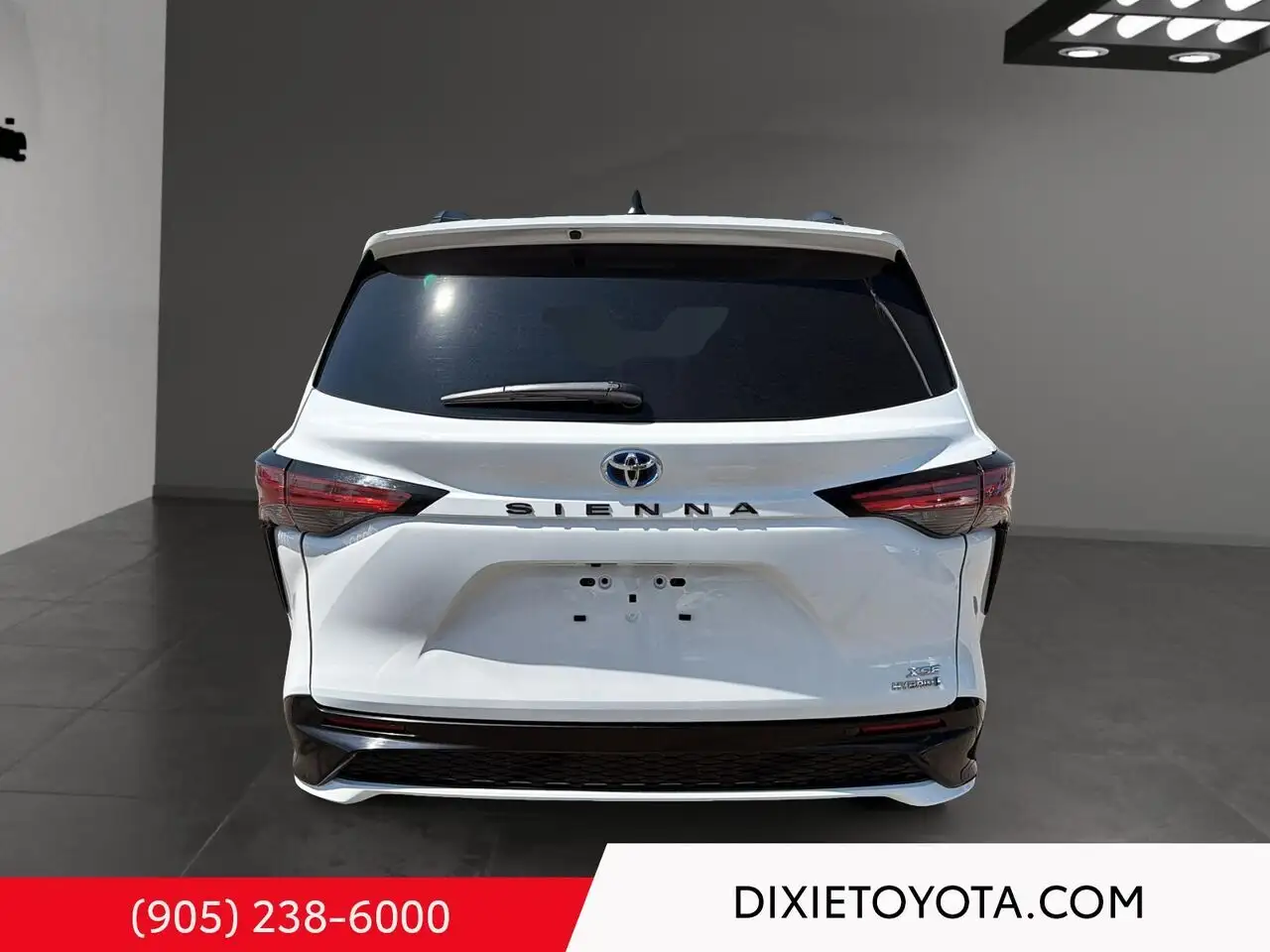 Toyota Sienna снимка Toyota Sienna