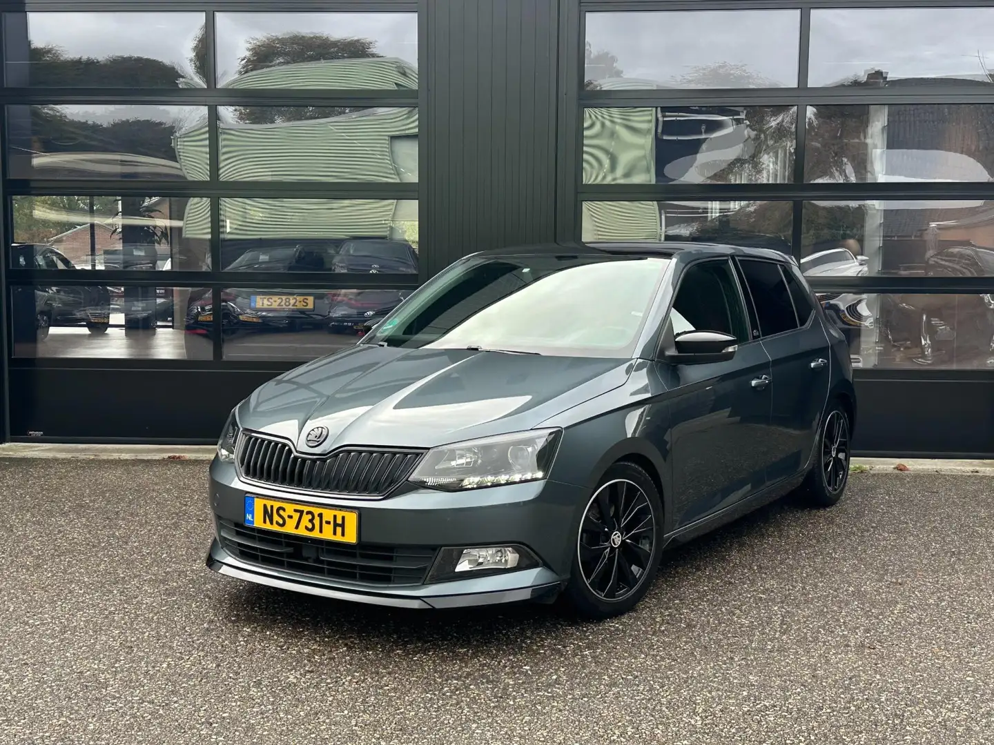 Skoda Fabia 1.2 TSI Monte Carlo RS Look Panoramadak Led Cruise Gris - 1