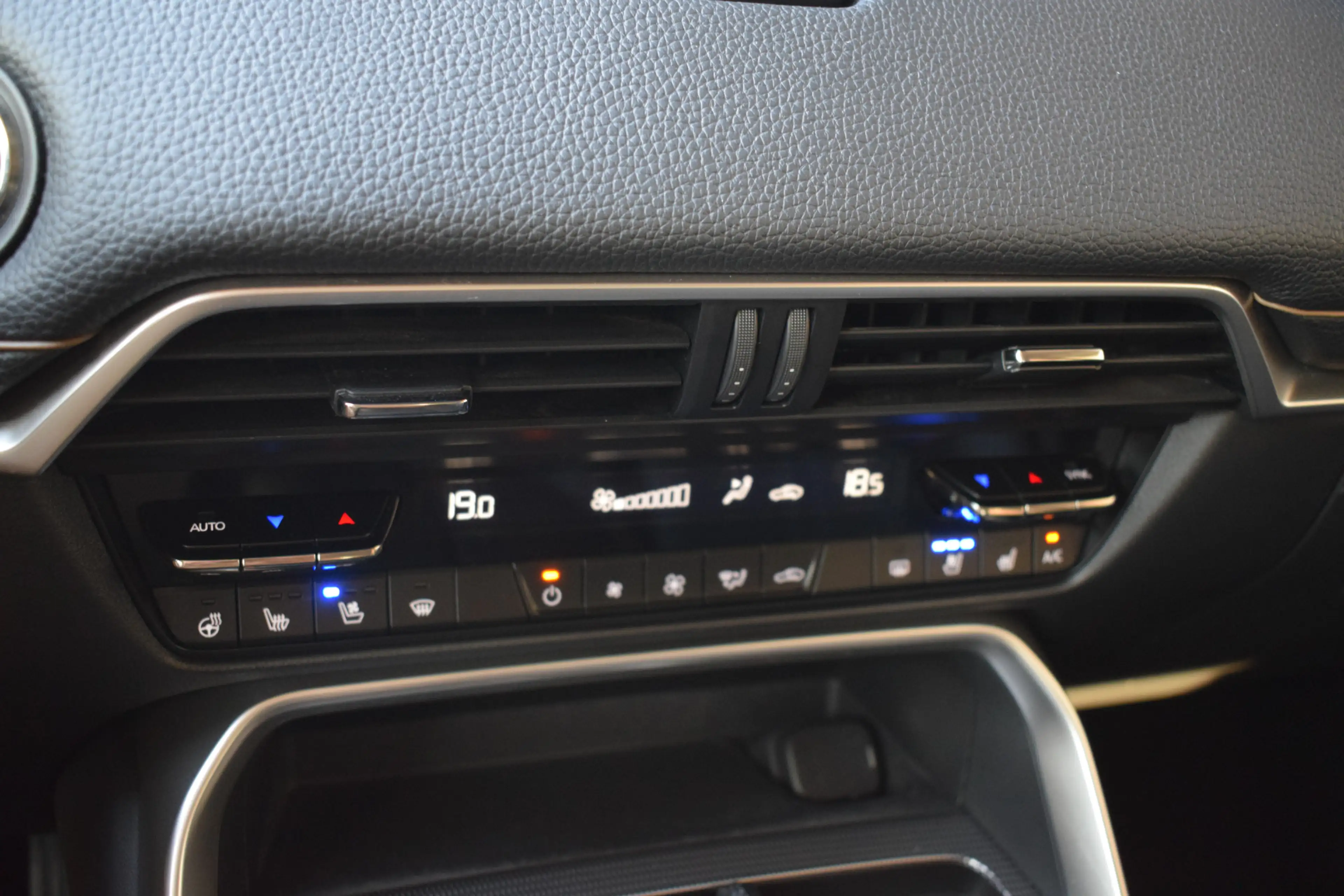 Mazda CX-60 2.5 e-SkyActiv PHEV Homura - Wegklapbare trekhaak — photo 9