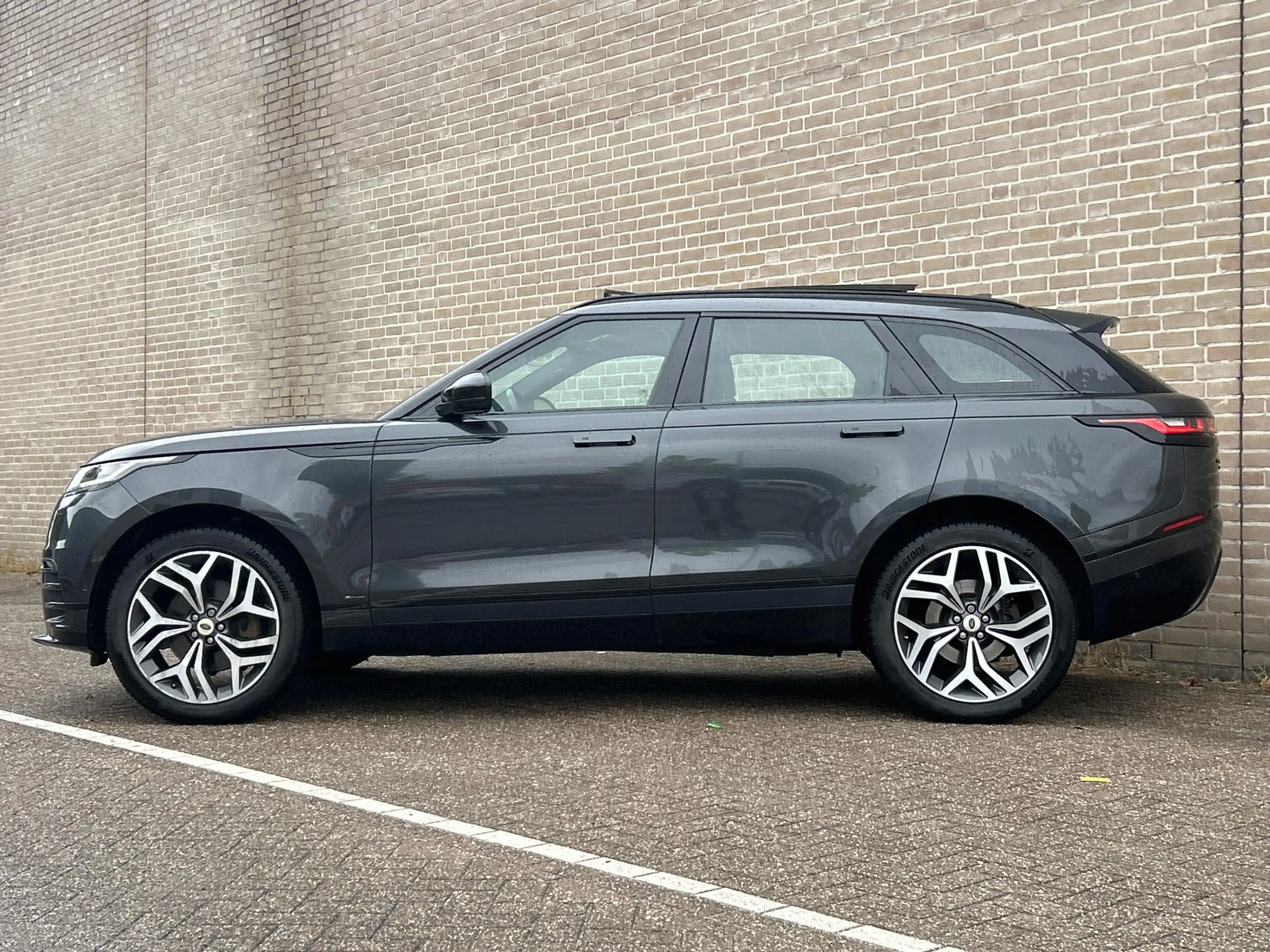 Land Rover Range Rover Velar 2.0 I4 AWD R-Dynamic HSE | Pano | Leder | Meridian — photo 8